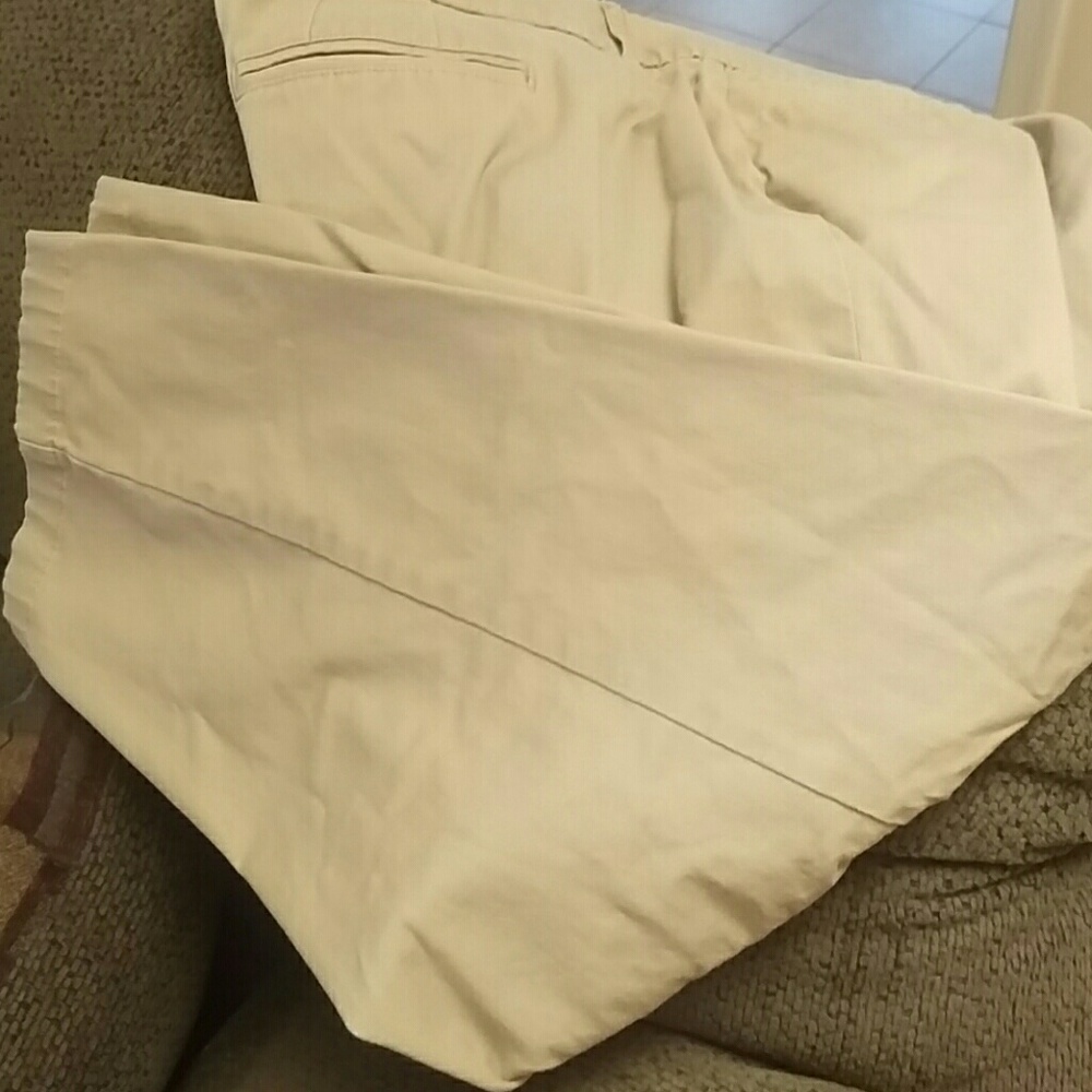 One Day Sale! Khaki Capri Pants