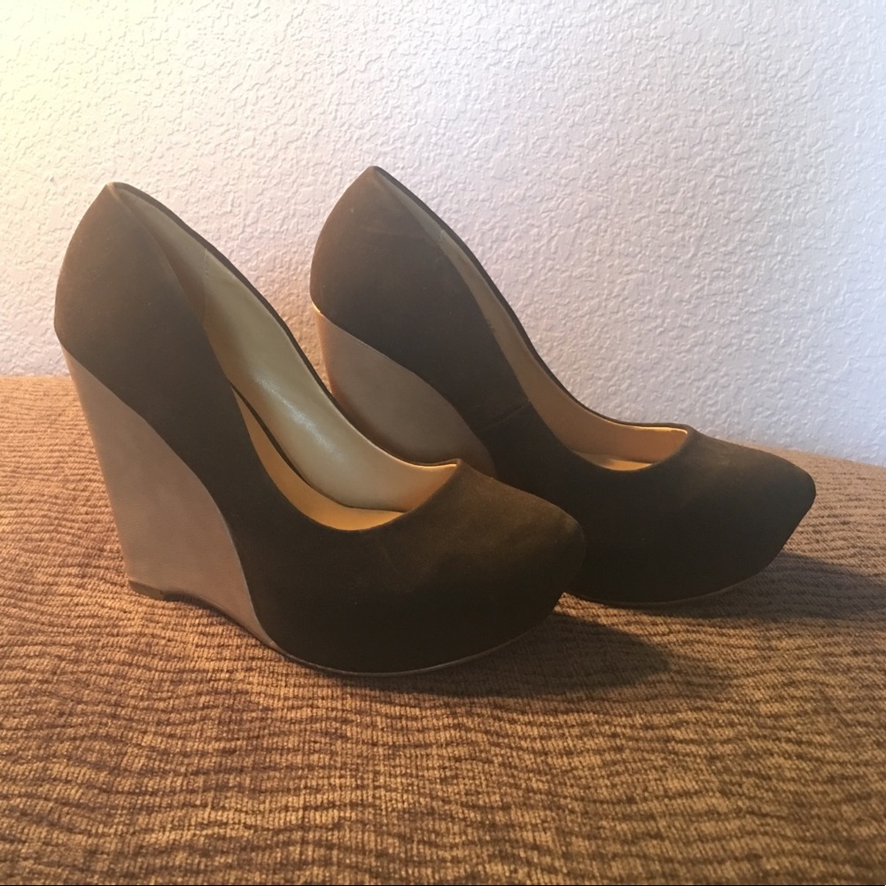 🤗NEW🤗 Brown Wedges From *SHOEDAZZLE*