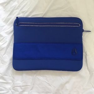 NWOT - Nixon 13” Laptop Sleeve