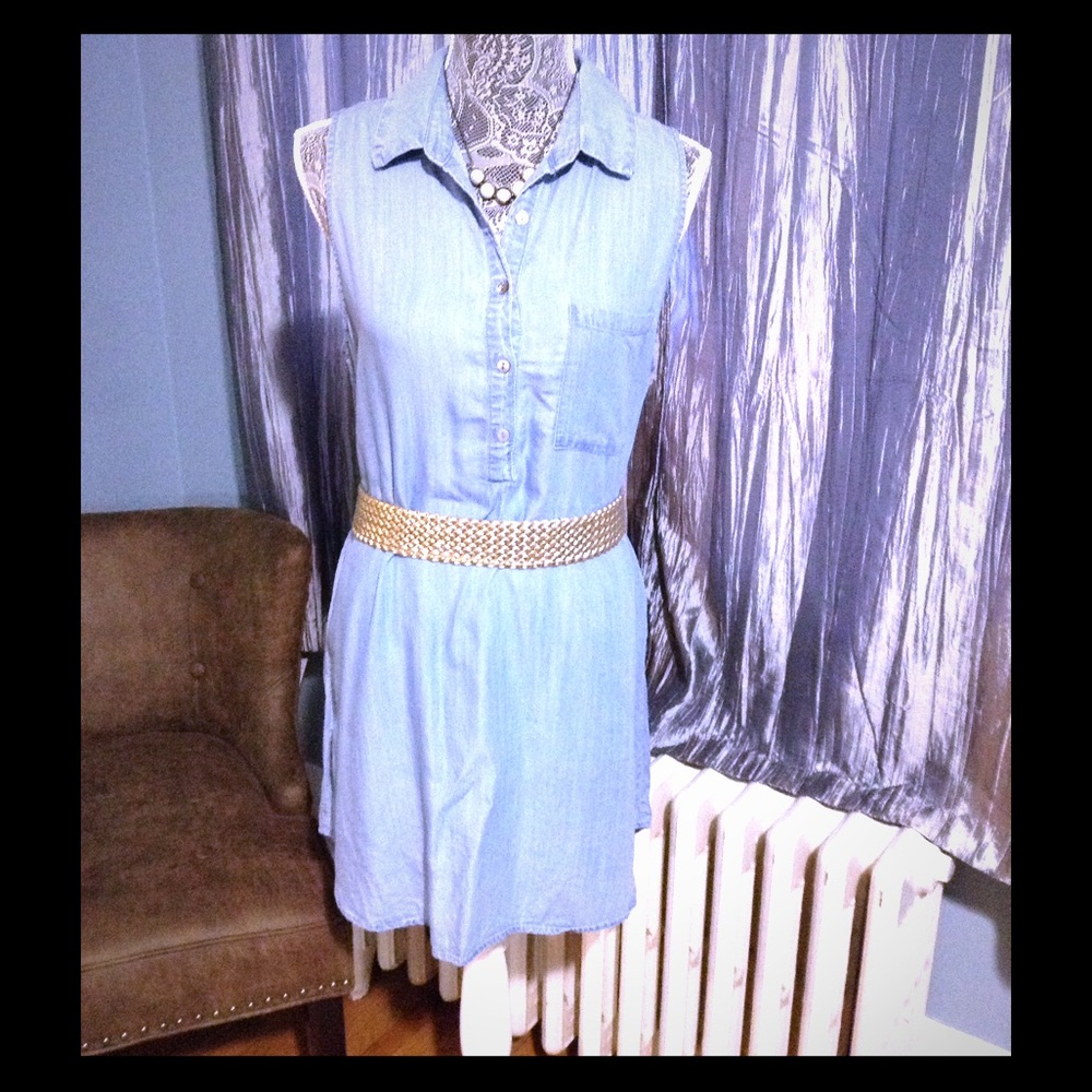 Sleeveless denim dress