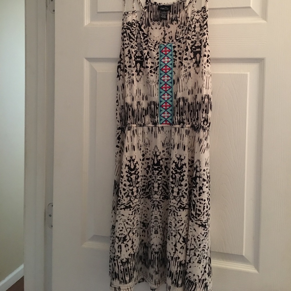 Multi color black white dress
