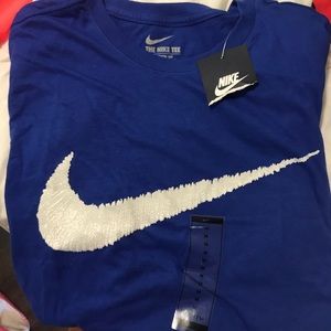 Men’s Nike shirt