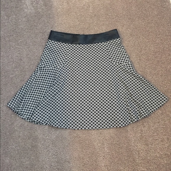 Black and white geo print skirt - Picture 1 of 3