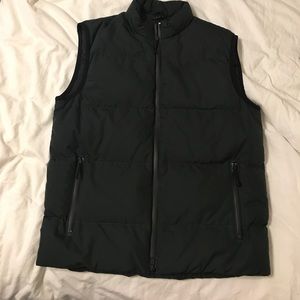 Theory Men's Puffer Vest in Dark Green