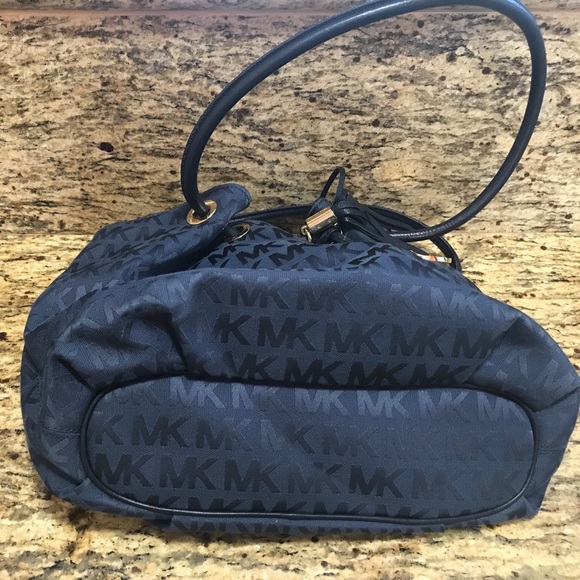 Michael Kors medium size handbag - Picture 4 of 6