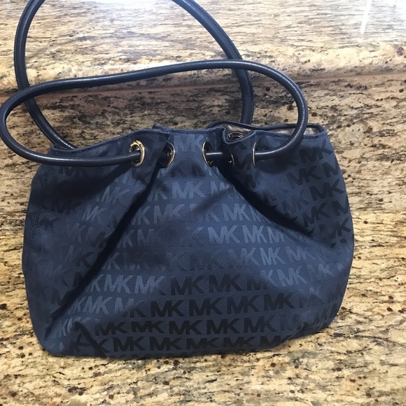 Michael Kors medium size handbag - Picture 5 of 6