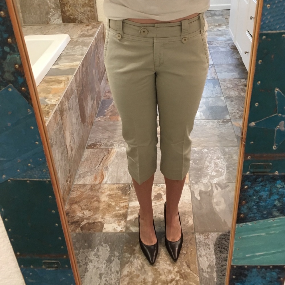Khaki capris. Size 38/8. Fits like a 6.