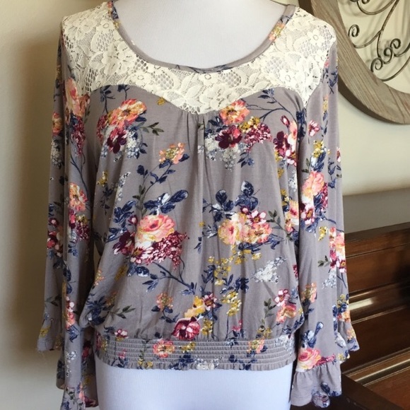About A Girl Tops - NWT About A Girl Size XL Top with Bell Sleeve