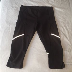 Lululemon running crops