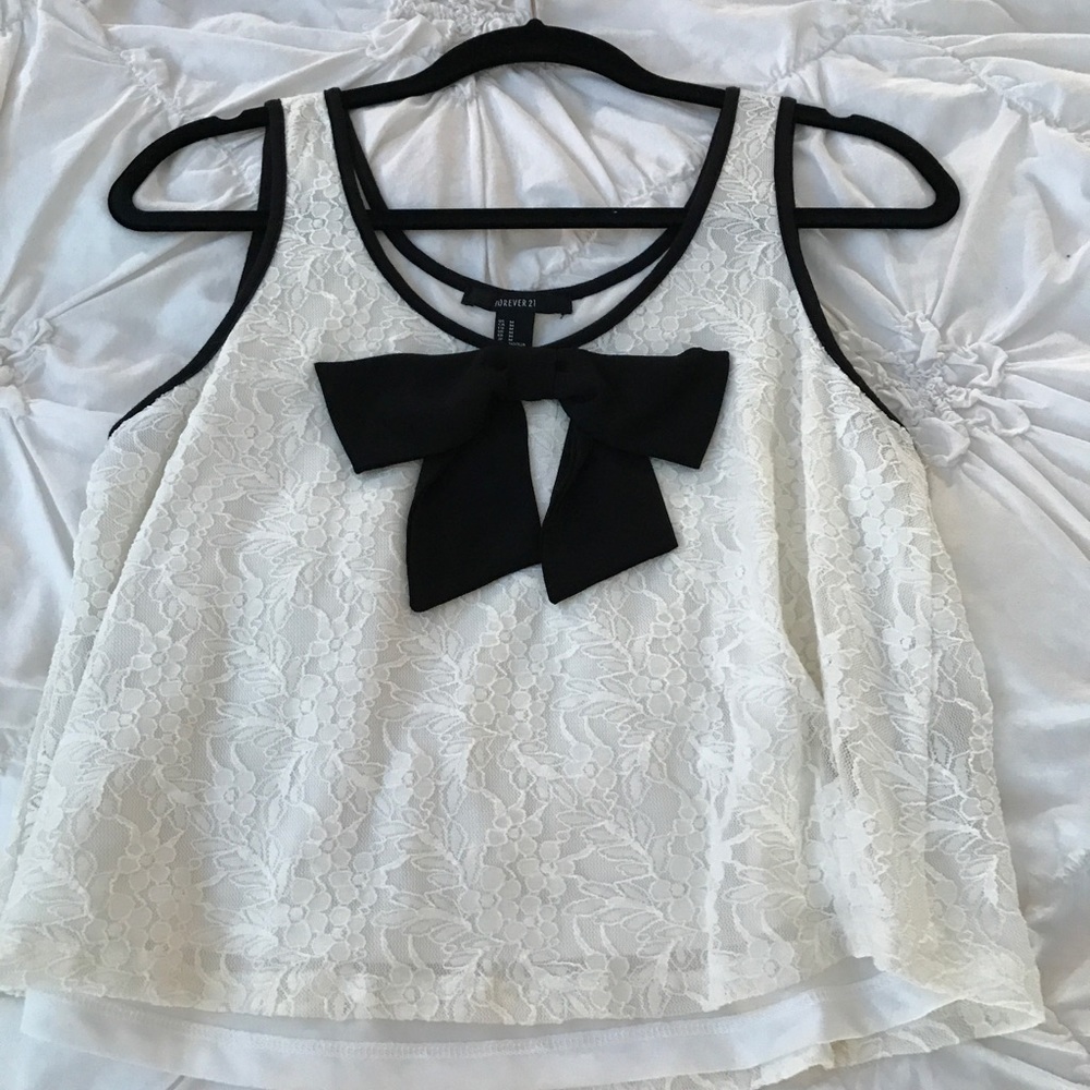 NWOT Lace crop top