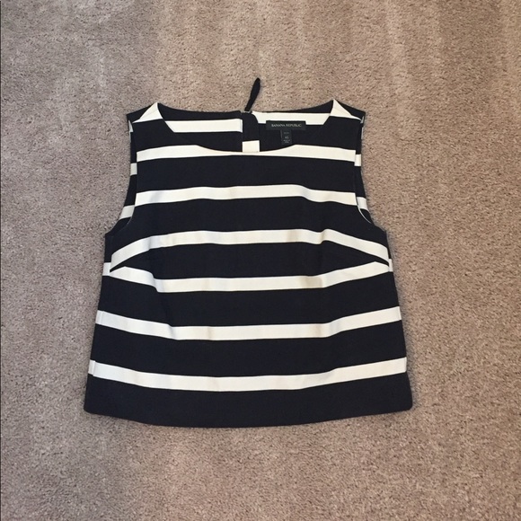 Navy & white cropped top - Picture 1 of 1