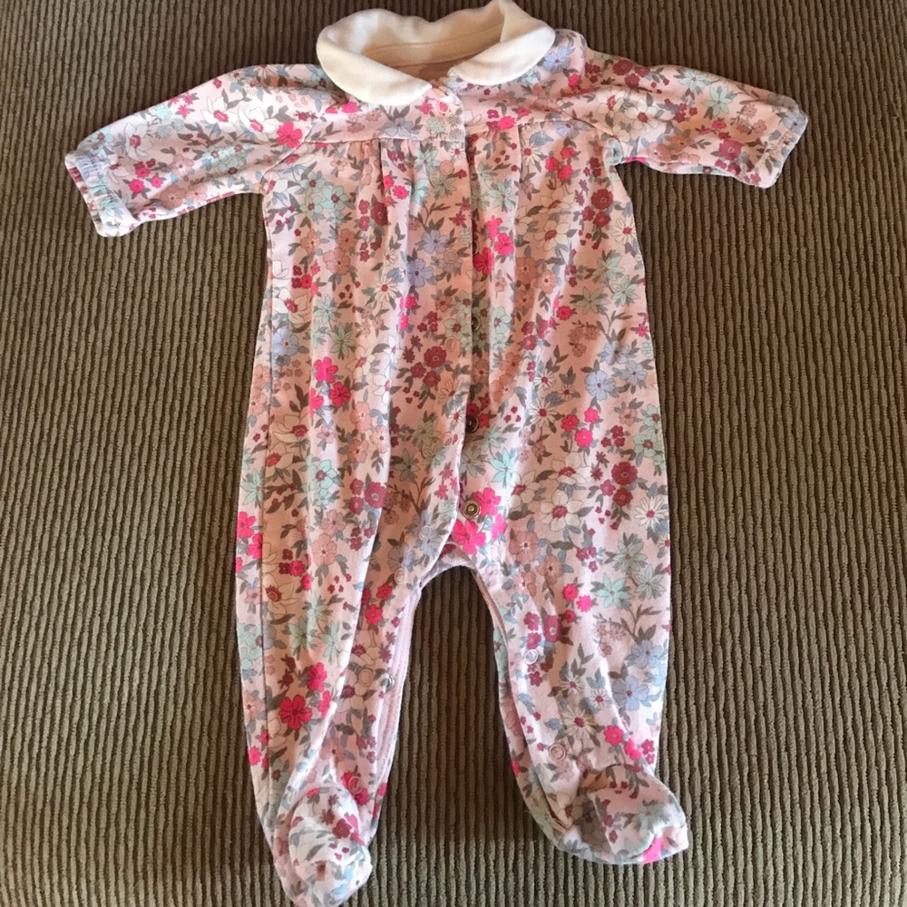 ❣️BABY GAP Preemie floral onesie