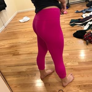 Lululemon Cropped leggings in hot pink💓