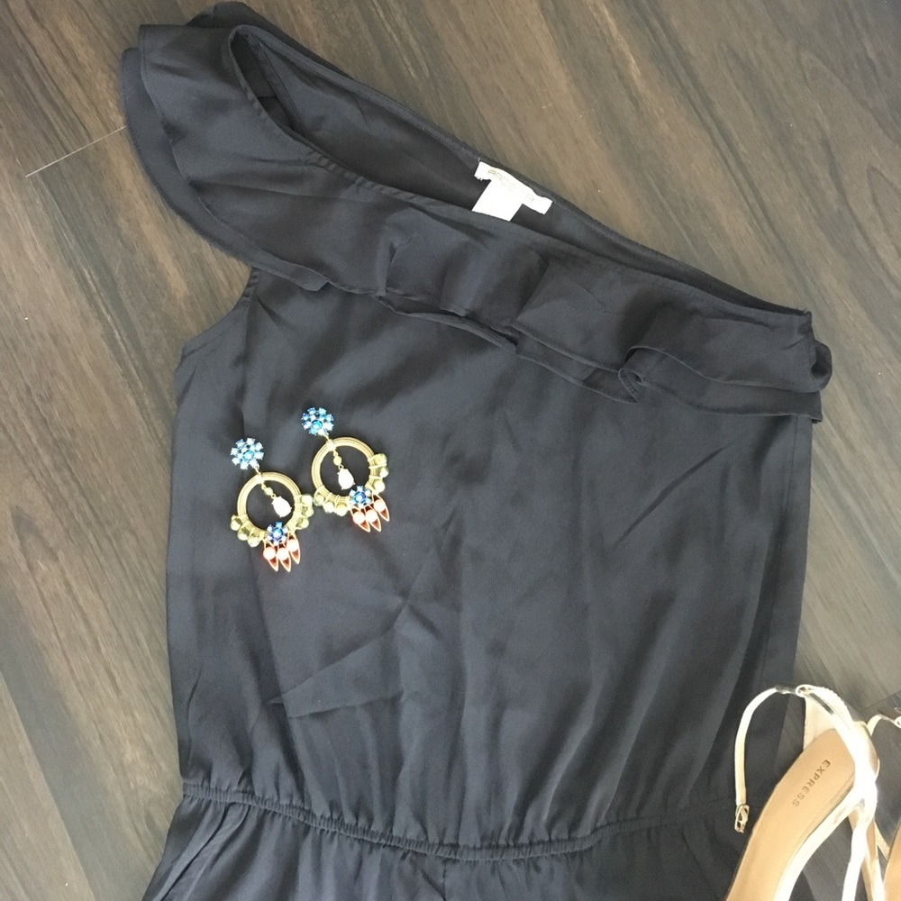 One Shoulder Ruffle Romper - Picture 3 of 5