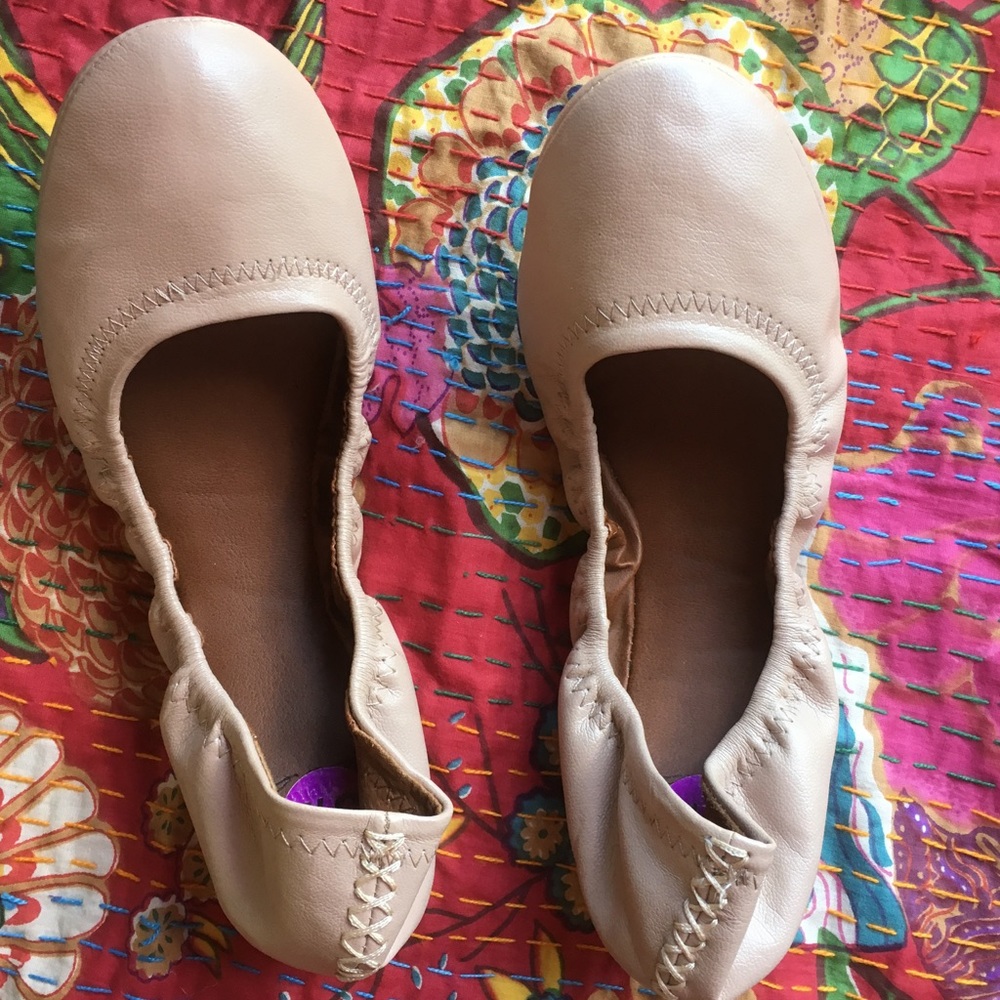 Nude colored lucky brand ballet flats