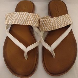 Skechers Size 7 Thong Sandal Tan & White