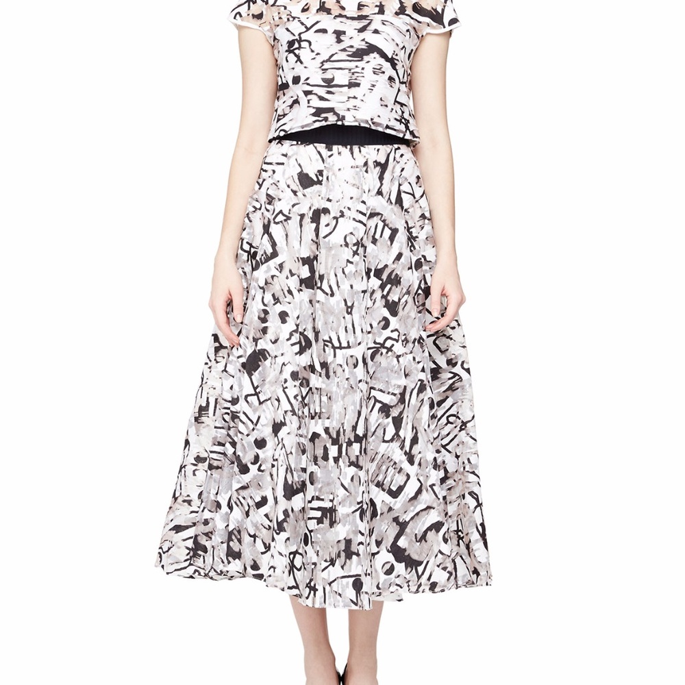 Milky Geo print cropped top