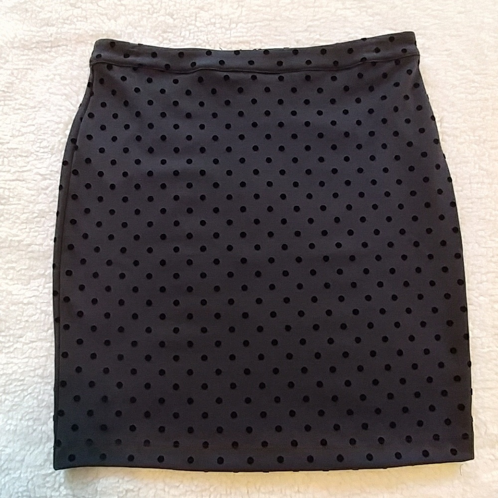 Stretchy LOFT pencil skirt