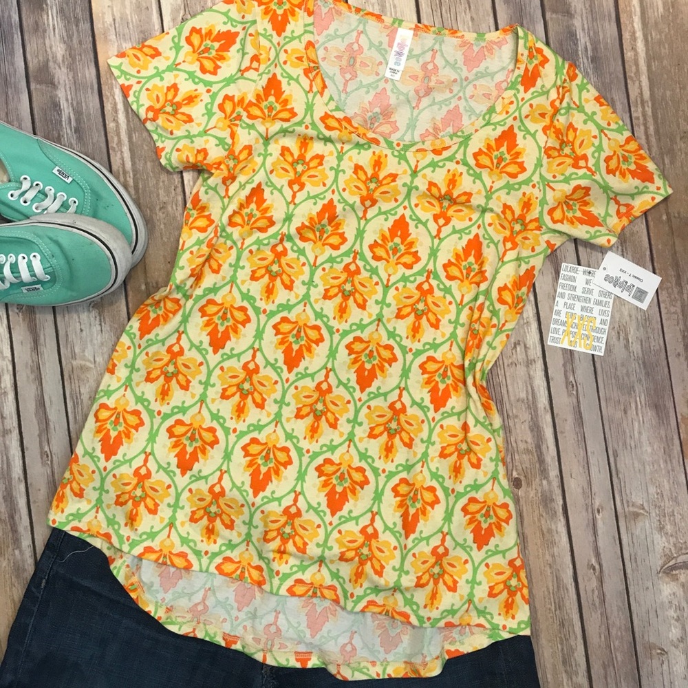🚫SOLD🚫 XXS LuLaRoe Classic Tee - Picture 1 of 4