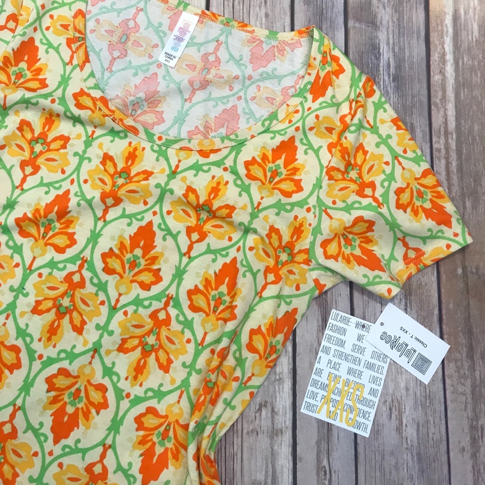 🚫SOLD🚫 XXS LuLaRoe Classic Tee - Picture 2 of 4