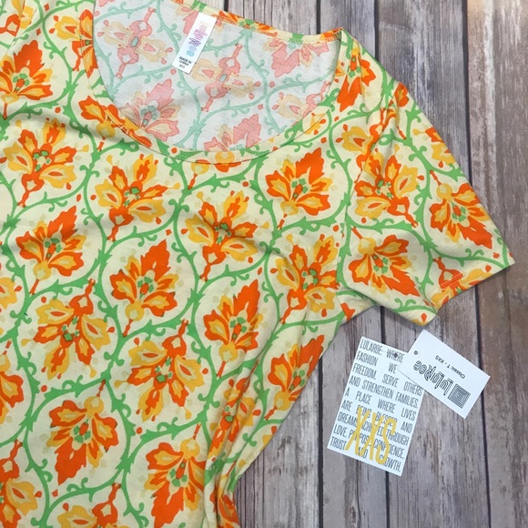 🚫SOLD🚫 XXS LuLaRoe Classic Tee - Picture 2 of 4