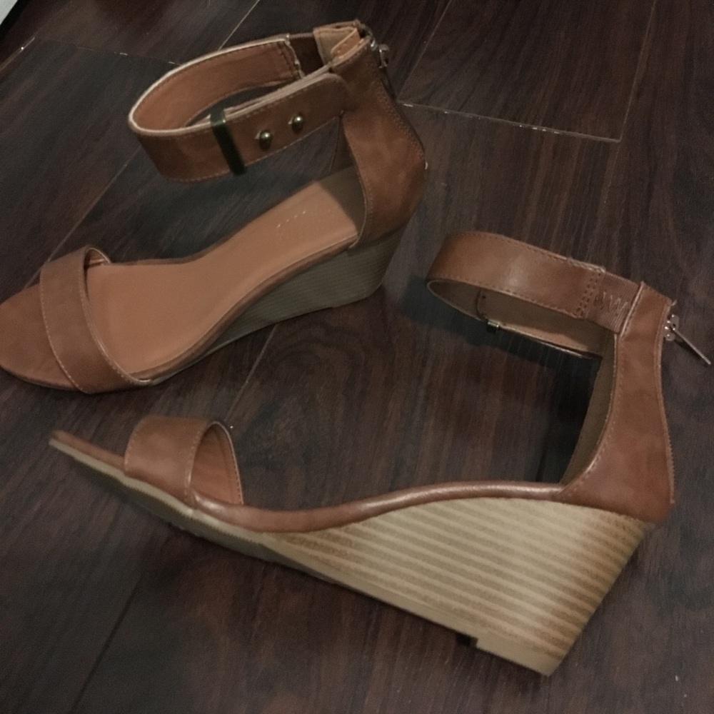 Brown Wedges