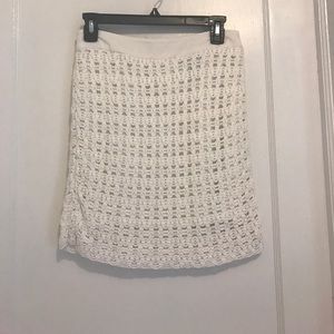 White knit skirt