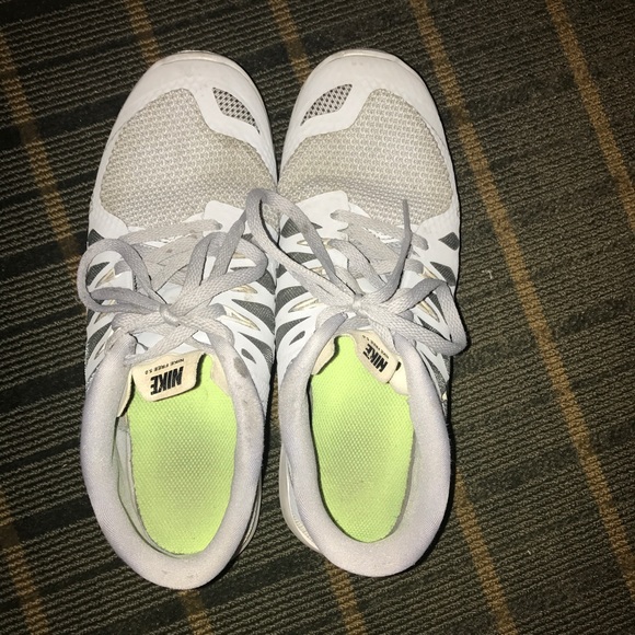 Nike Free Runs - Picture 1 of 8