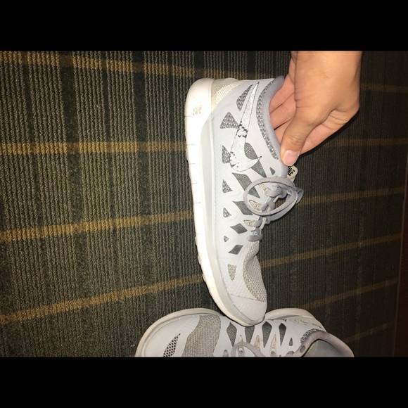 Nike Free Runs - Picture 4 of 8