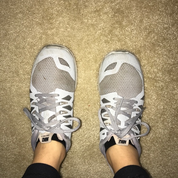 Nike Free Runs - Picture 5 of 8