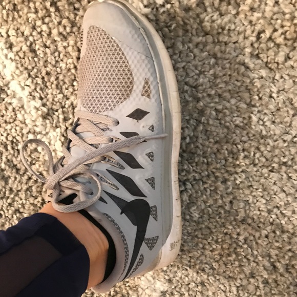 Nike Free Runs - Picture 6 of 8