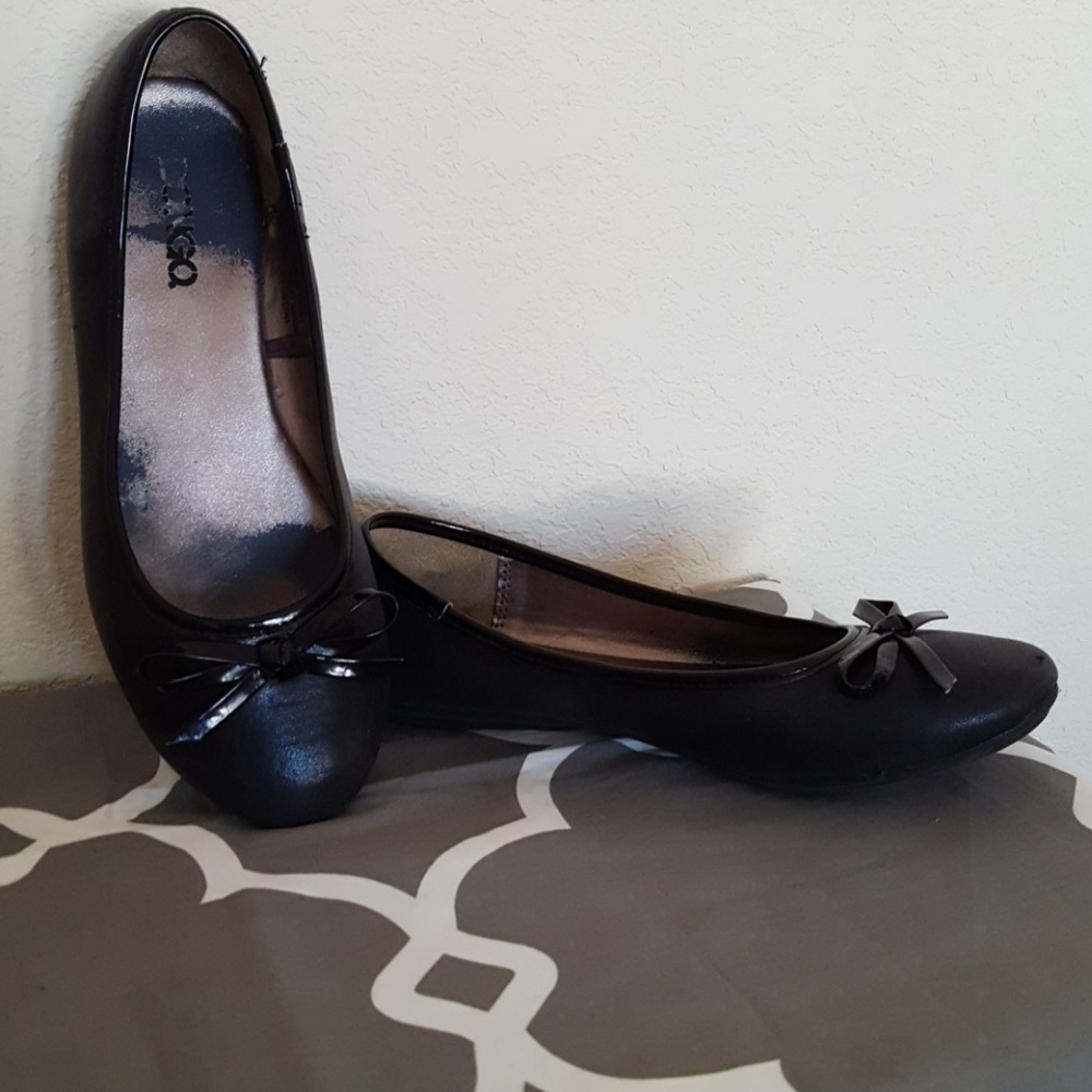 Black flats with bow