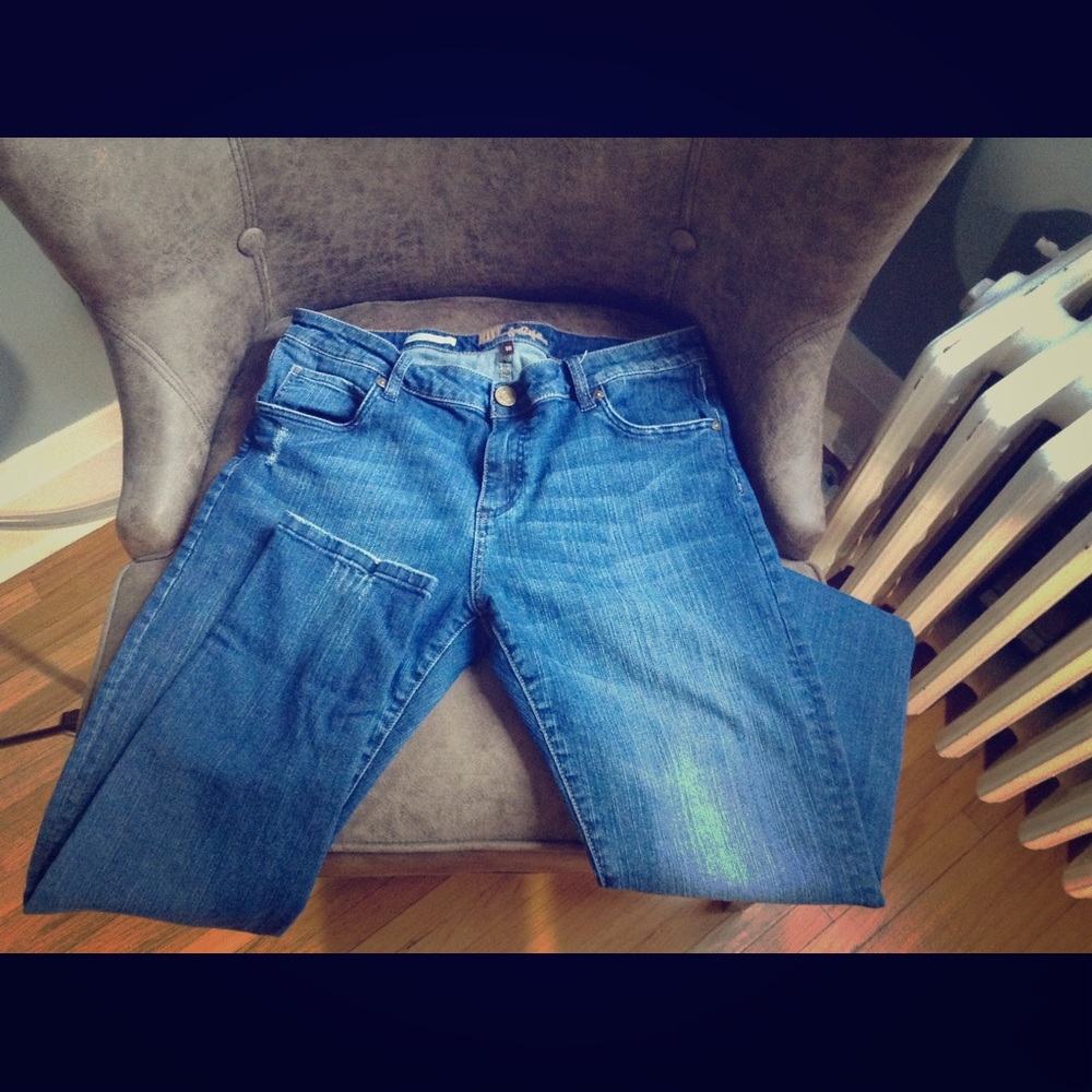 Boyfriend fit distressed jeans