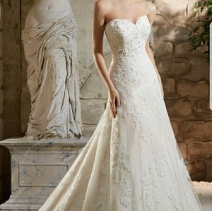 Madeline Gardner wedding dress