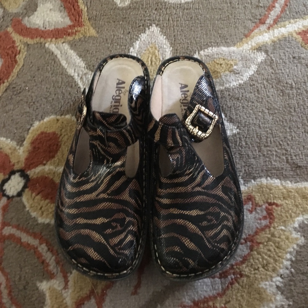 Algeria clogs