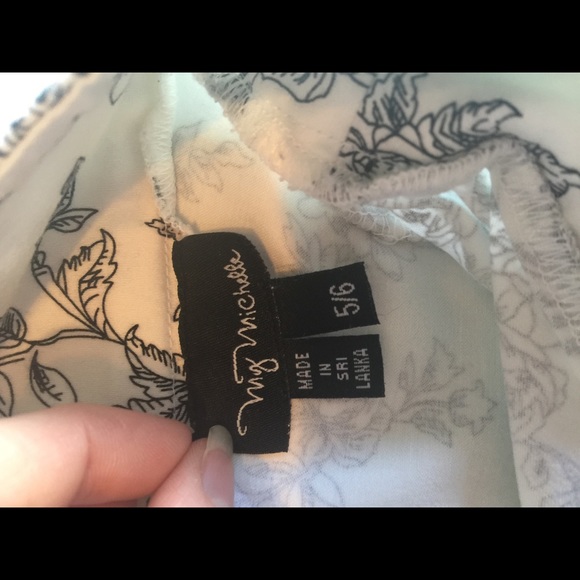 Beautiful floral printed white and black skirt - Picture 3 of 3