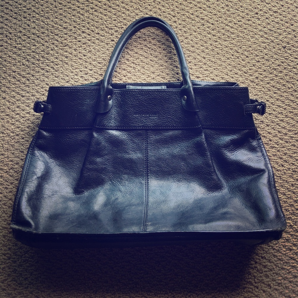 Kenneth Cole black leather purse