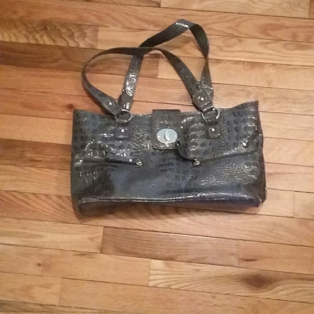 👜Beautiful Gray Faux Alligator Skin Bag