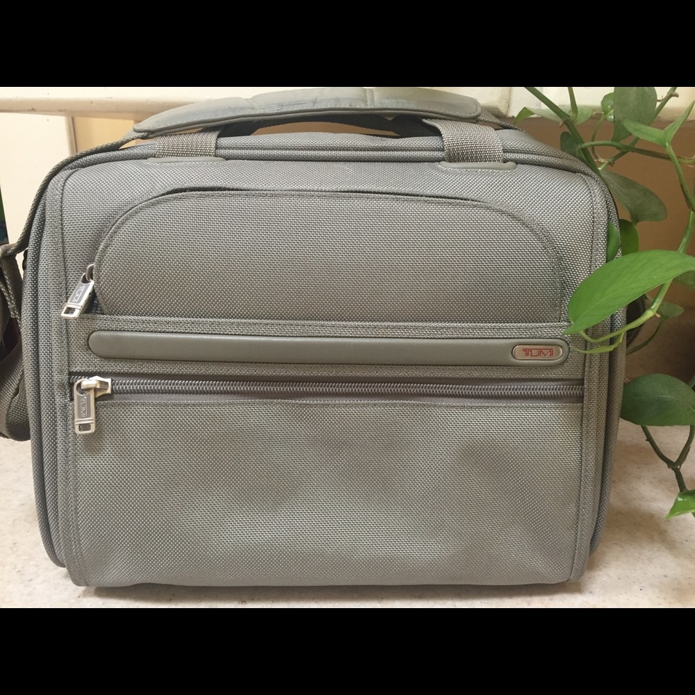 TUMI Carry-on in excellent condition