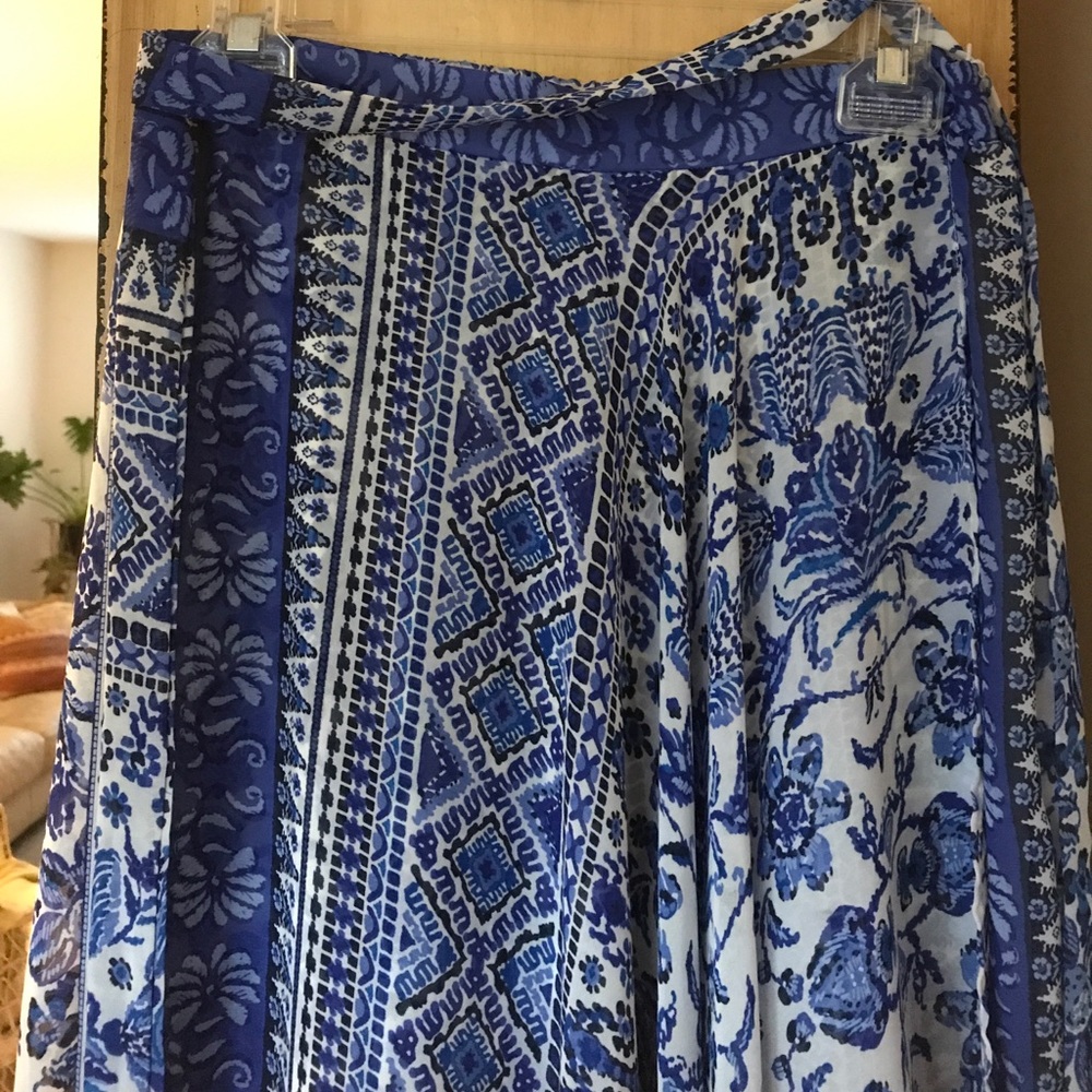 Clad and cloth maxi skirt