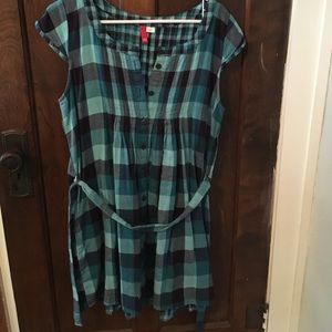 Super cute H&M dress.