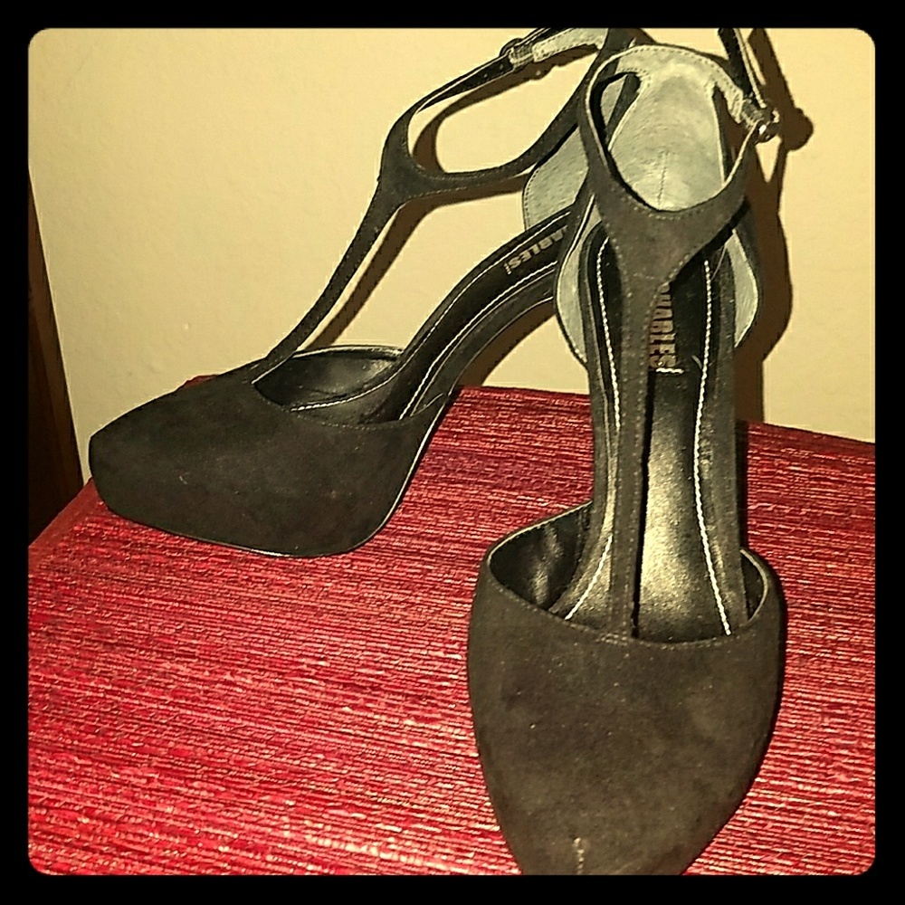 Black T strap platform vintage style heel