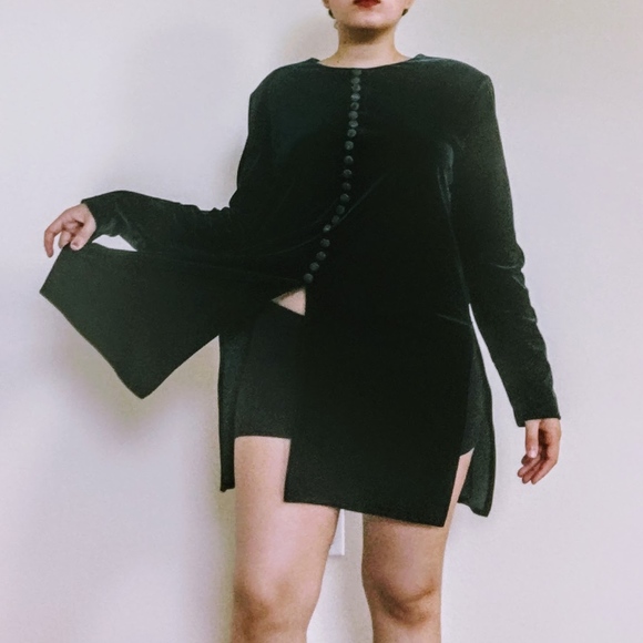 Front and side slit velvet green dress - Picture 3 of 5