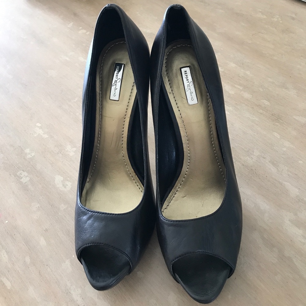 Report Signature peep toe