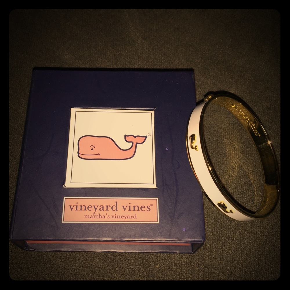 Vineyard Vines bracelet