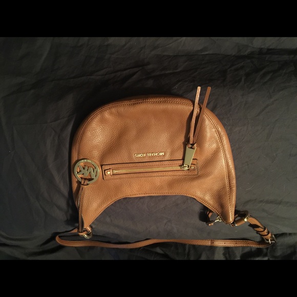 Sold - Picture 3 of 7