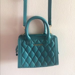 Vera Bradley small cross bag