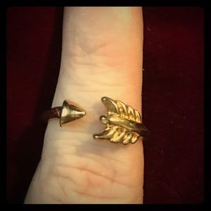 Stella & Dot Adjustable gold ring arrow