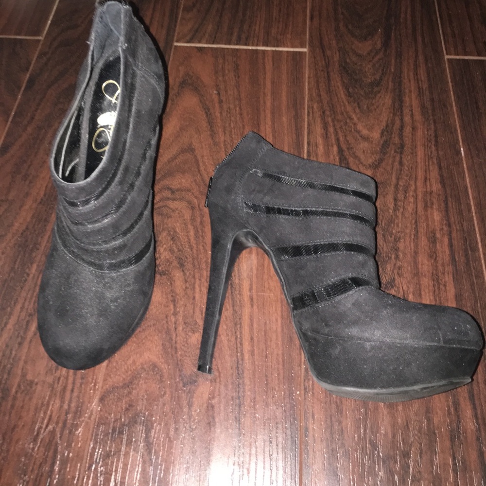 jessica simpson heeled ankle booties