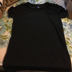 Black angel wing cut-out tee 👼🏼